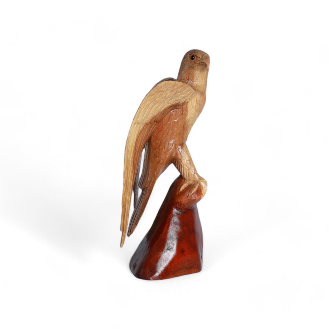 Wooden Eagle Sculpture – Strength and Majesty | Code 91