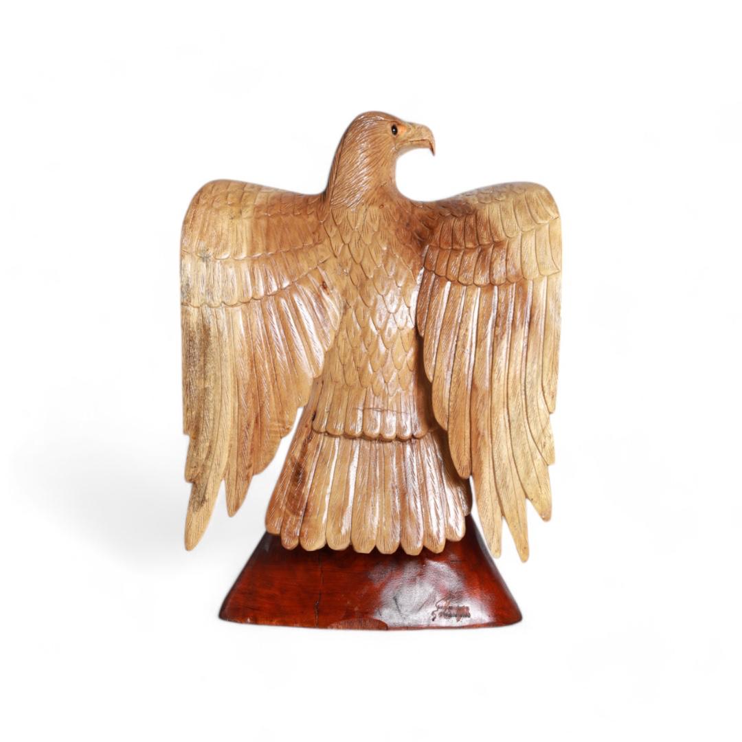 Wooden Eagle Sculpture – Strength and Majesty | Code 91