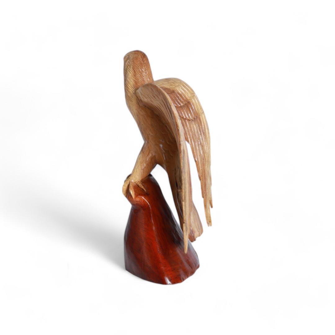 Wooden Eagle Sculpture – Strength and Majesty | Code 91