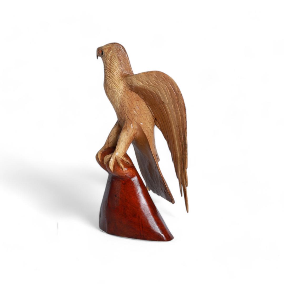 Wooden Eagle Sculpture – Strength and Majesty | Code 91